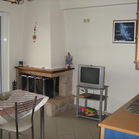 Filoxenia Apartment Levidhion Bagian luar foto