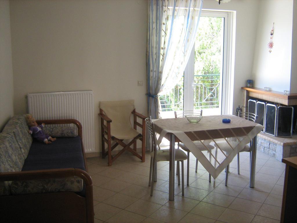 Filoxenia Apartment Levidhion Ruang foto
