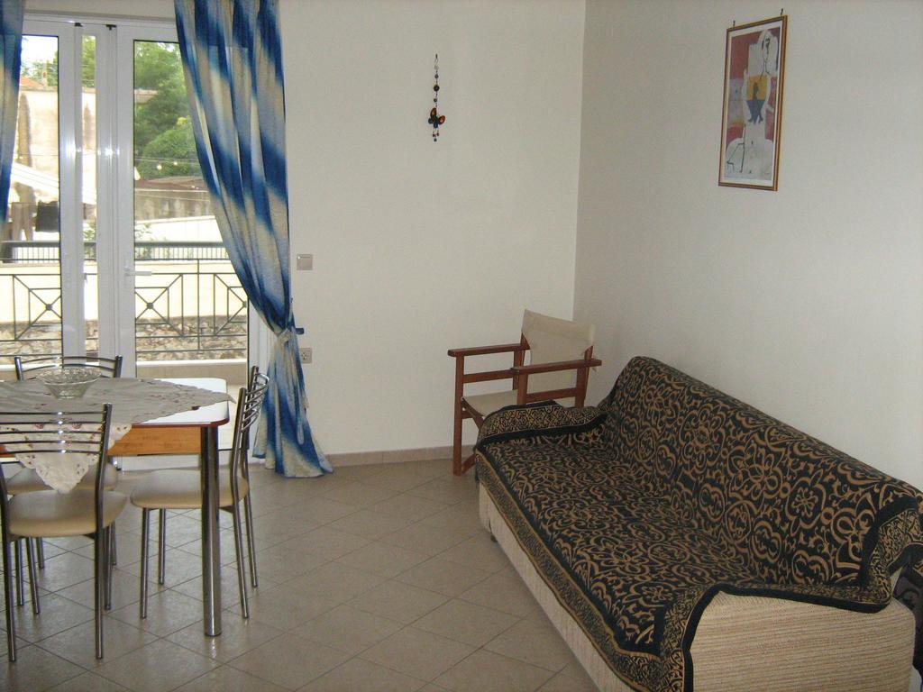 Filoxenia Apartment Levidhion Ruang foto